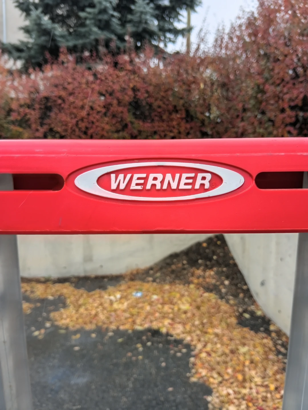Werner 6ft Sturdy Aluminum Step Ladder - photo 3