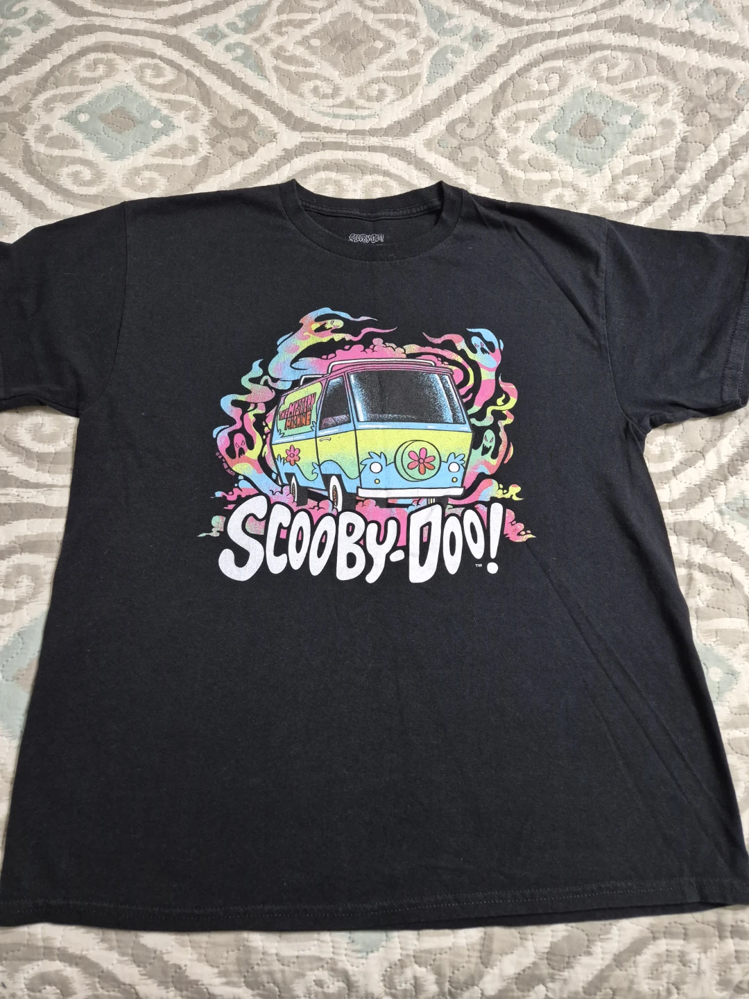 Men's Size Large Scooby-Doo Shirt