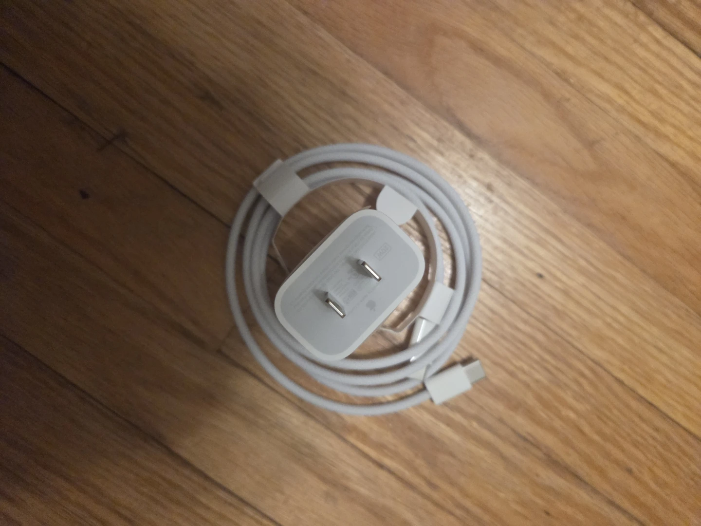 Apple 20W USB-C Power Adapter and Charging Cable - photo 2