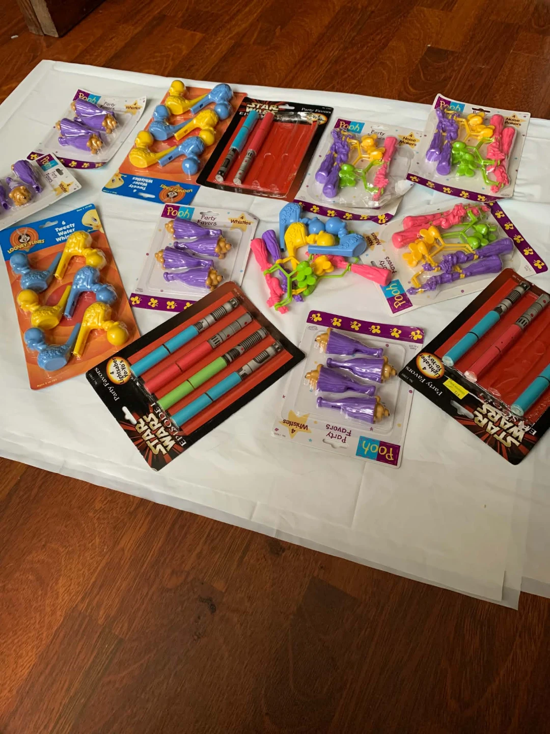 Assorted Disney and Star Wars Party Favours - photo 5