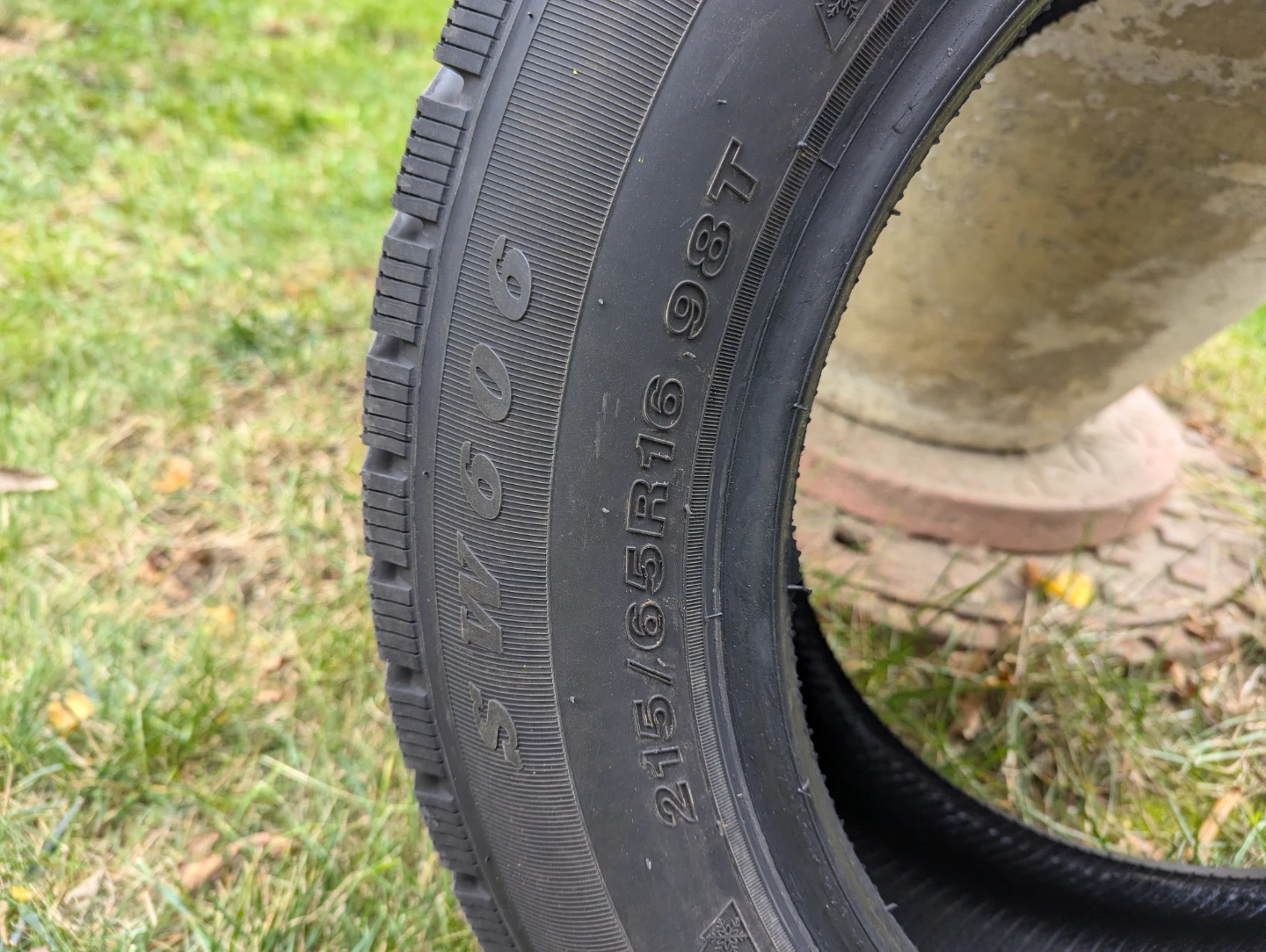 4 Nankang FrostExtreme SW606 215/65R16 Tire