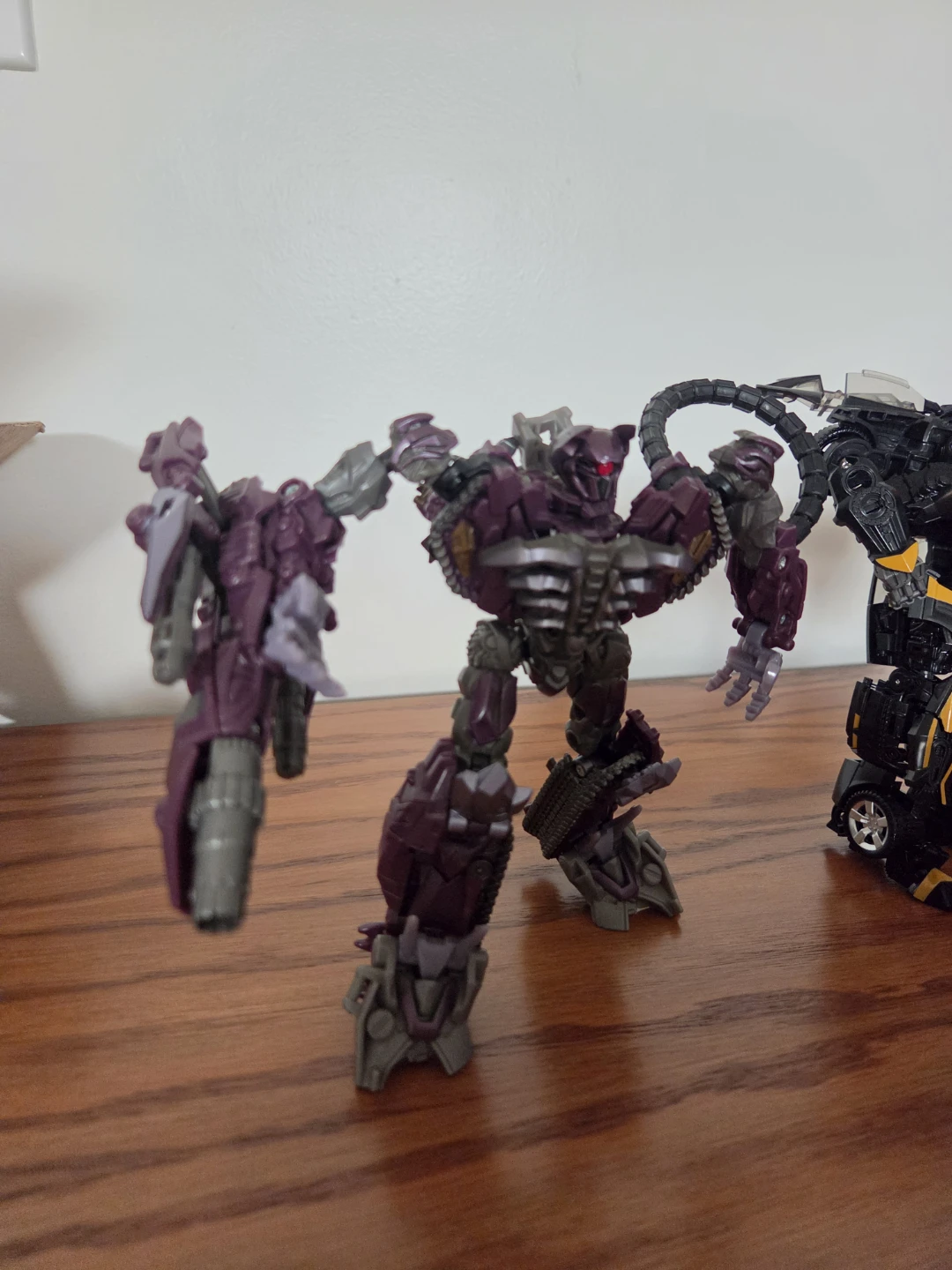 Hasbro Transformers Studio Series 44 Buzzworthy Bumblebee - photo 5