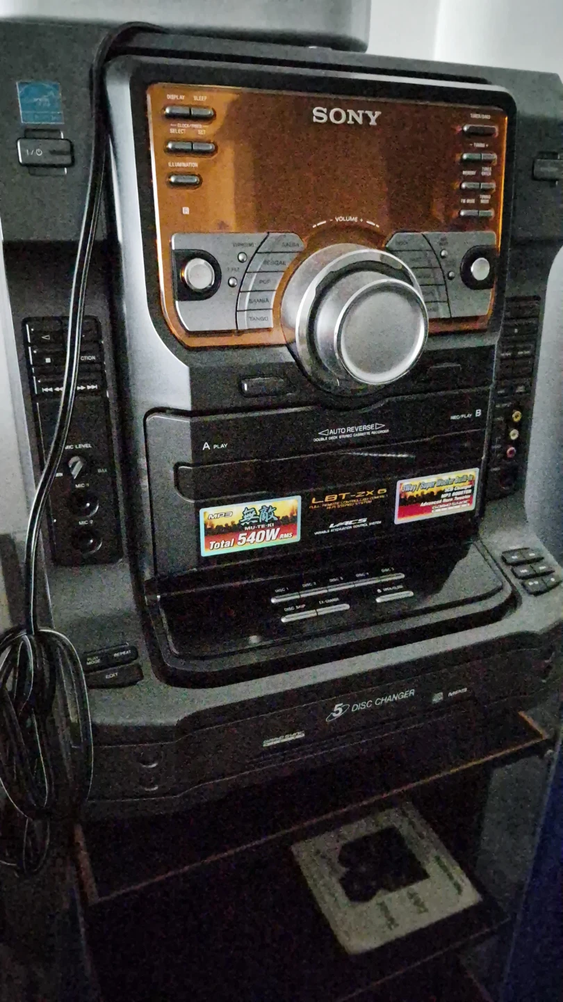 Sony LBT-ZX6 Stereo System - photo 2