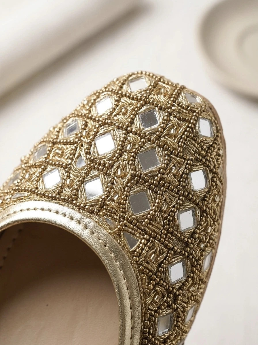 Gold Mirror Work Juttis - photo 2