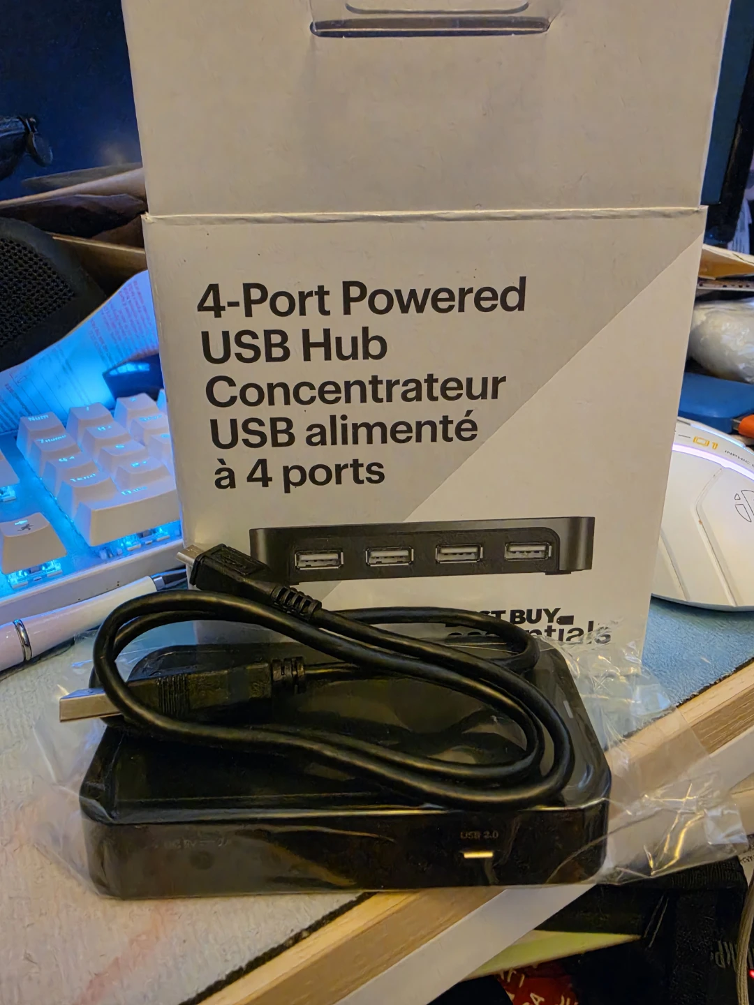 Best Buy Essentials 4-Port Powered USB Hub