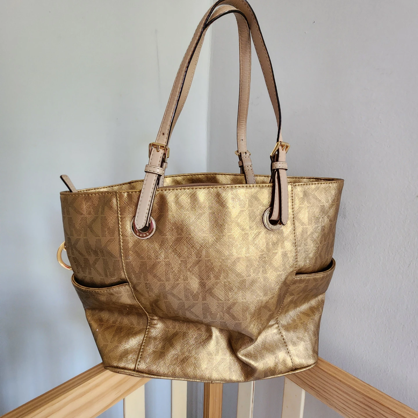Michael Kors Metallic Gold Signature Logo Tote Bag - photo 2