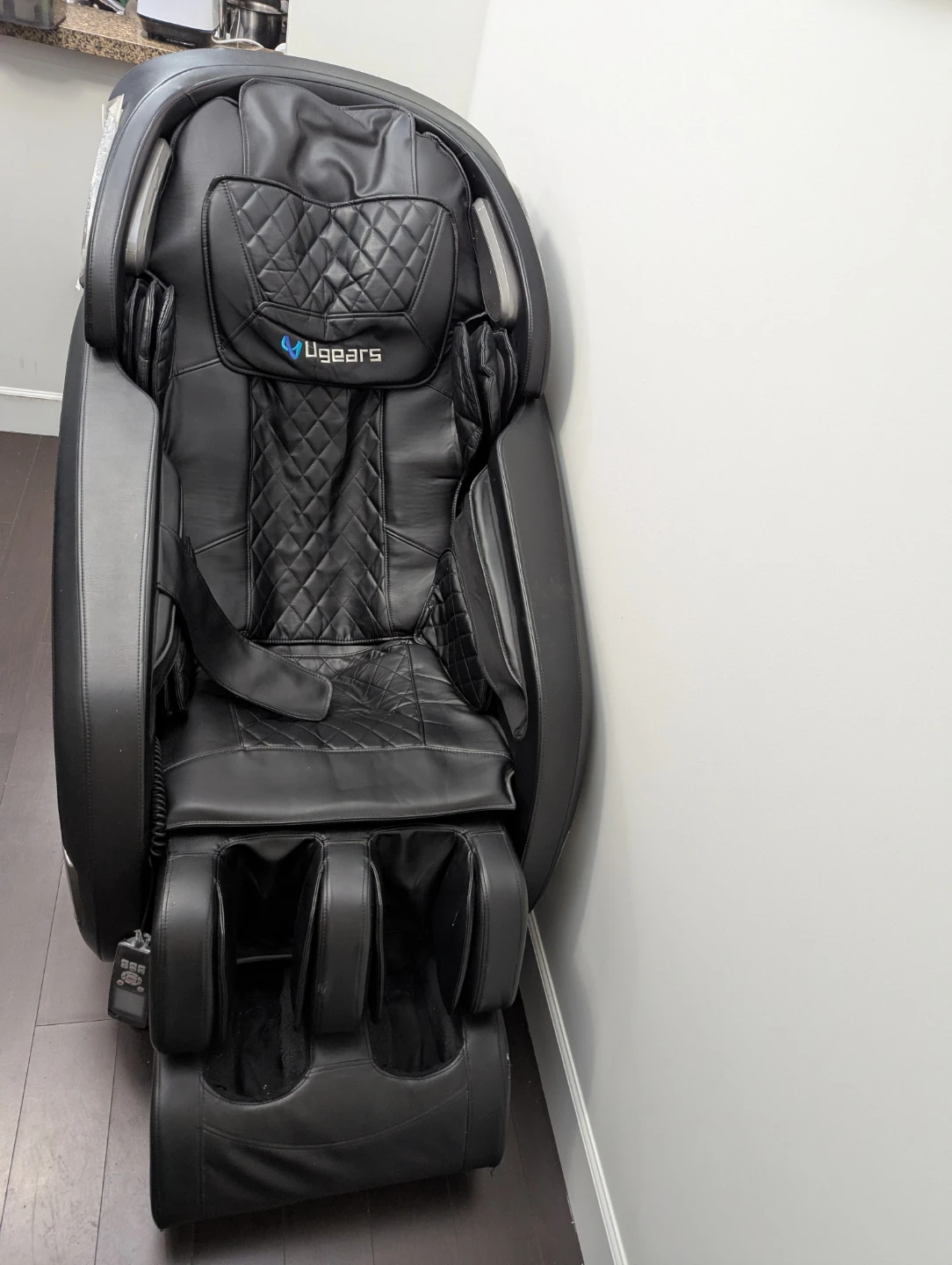 Ugears Black Leather Massage Chair
