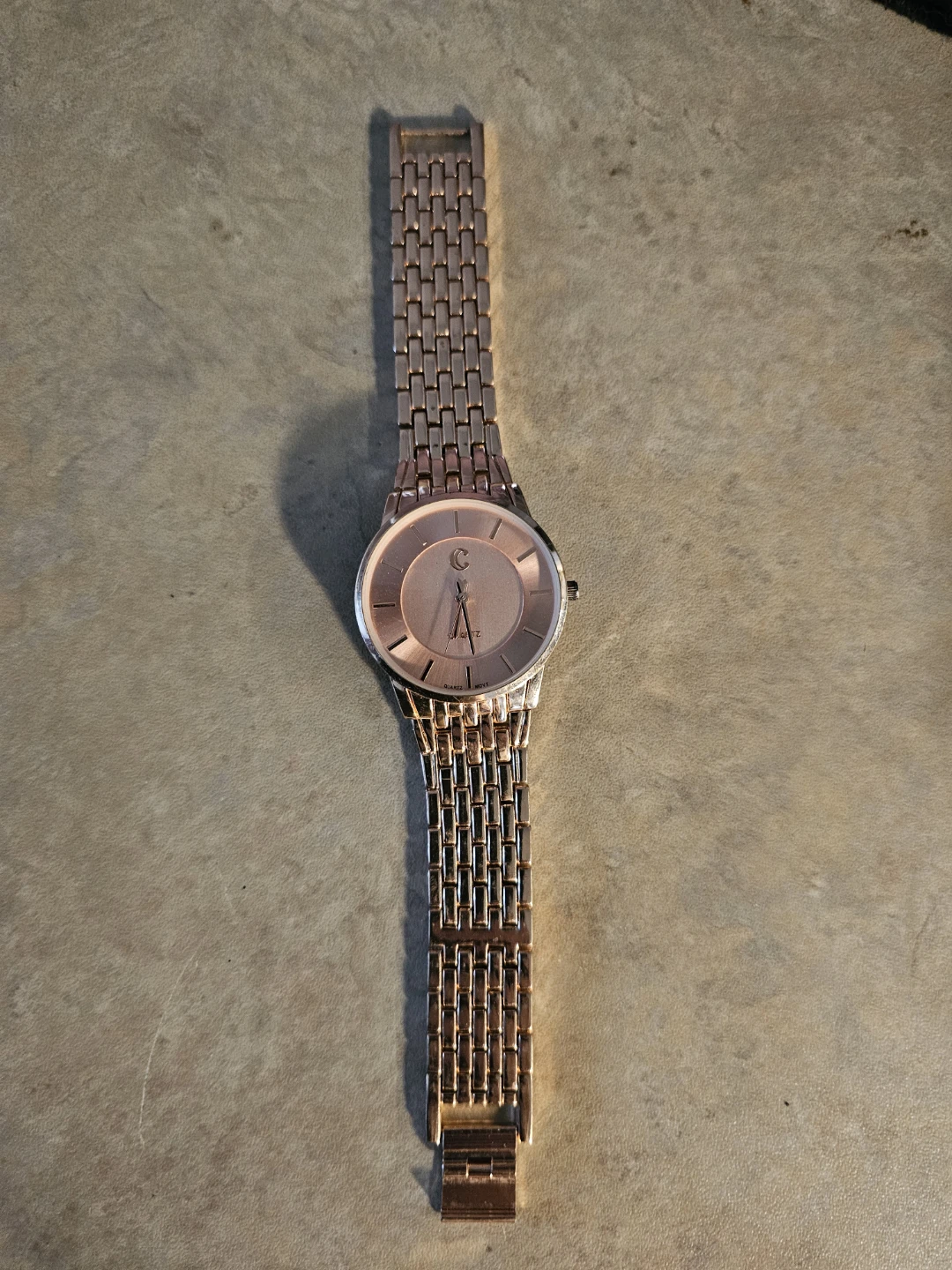 Rose gold-tone quartz watch