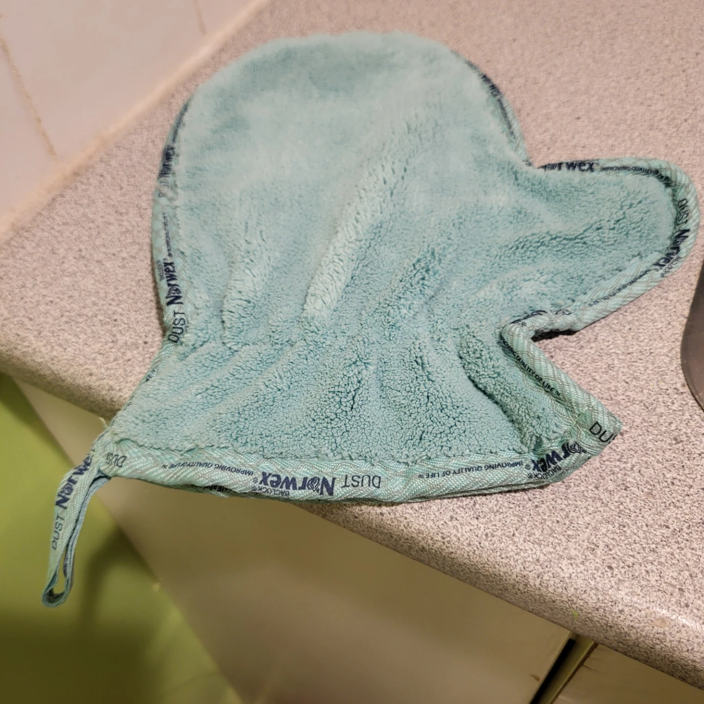 Norwex Dusting Mitts and Scrub Cloth - photo 4