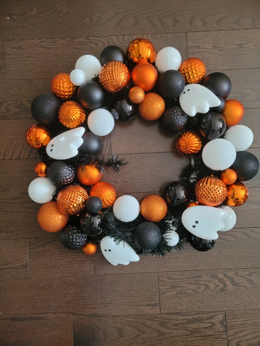 New Halloween ghost and ornament wreath