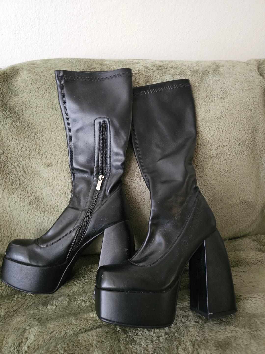 Black Platform Heeled Boots