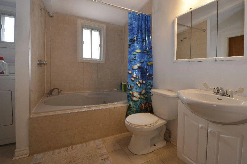 Châteauguay - small room for rent / petites chambre a louer - photo 4