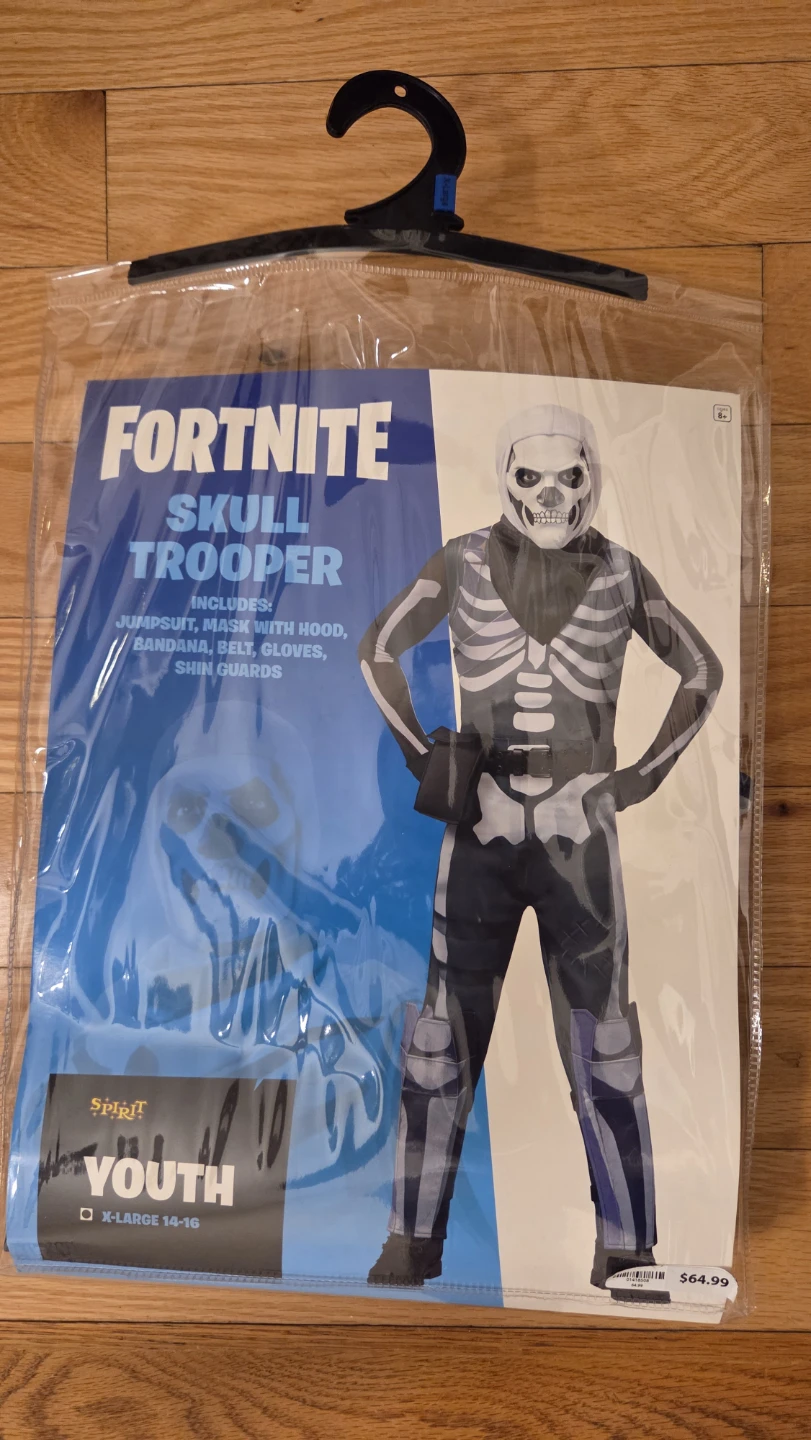 HALLOWEEN COSTUMES