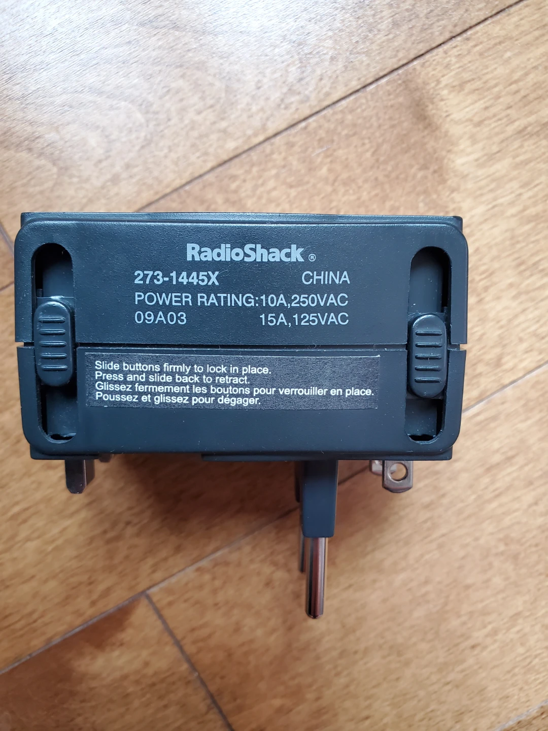 RadioShack Universal Travel Plug Adapter - photo 3