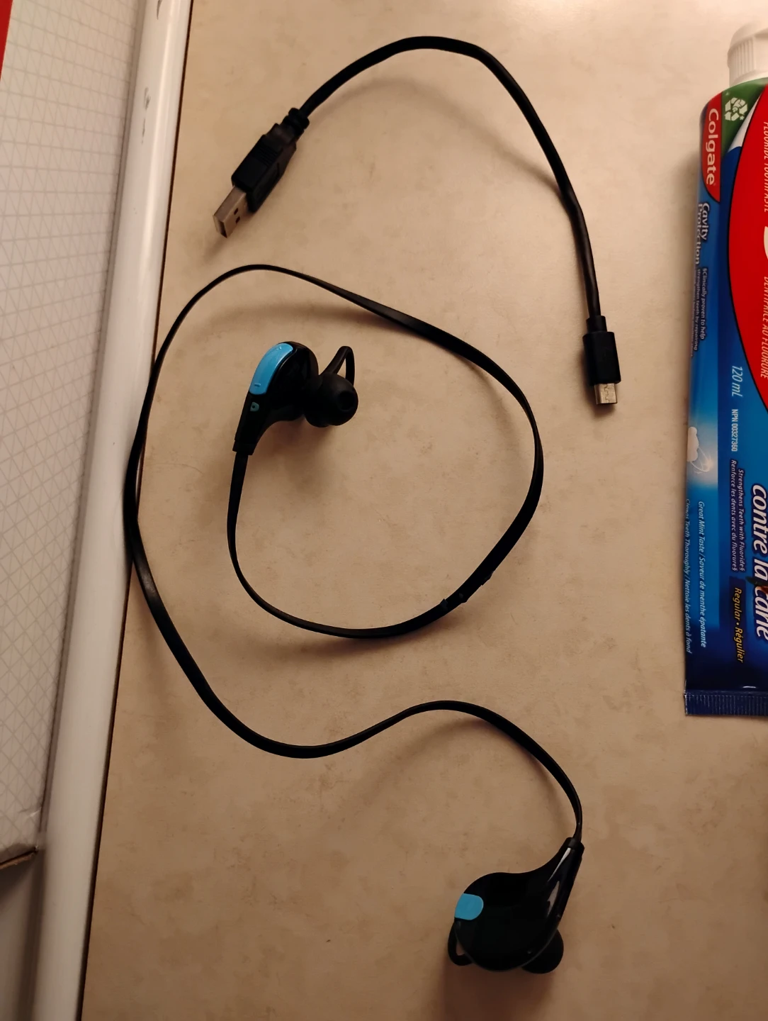 Black Bluetooth Wireless Earbuds & cord