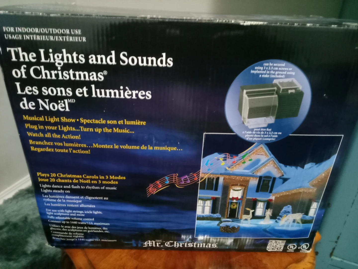 Brand new Mr. Christmas lights and sounds of music!