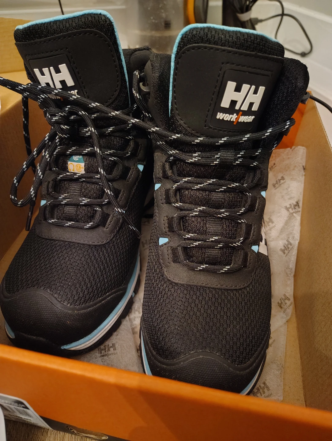Helly Hansen Women's Work Safety Hiker Boots Size 6 - photo 3