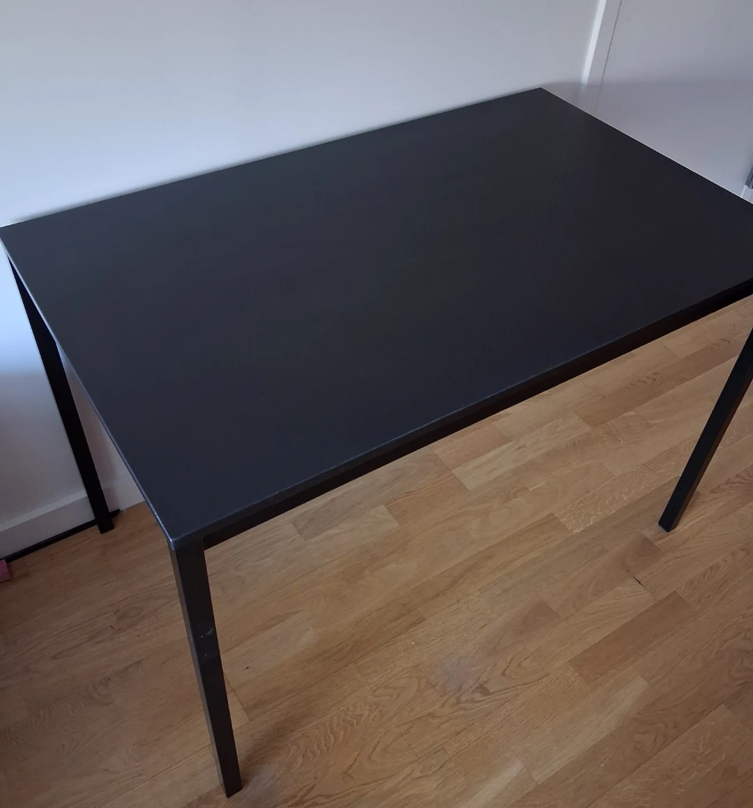 SANDSBERG Table - photo 3