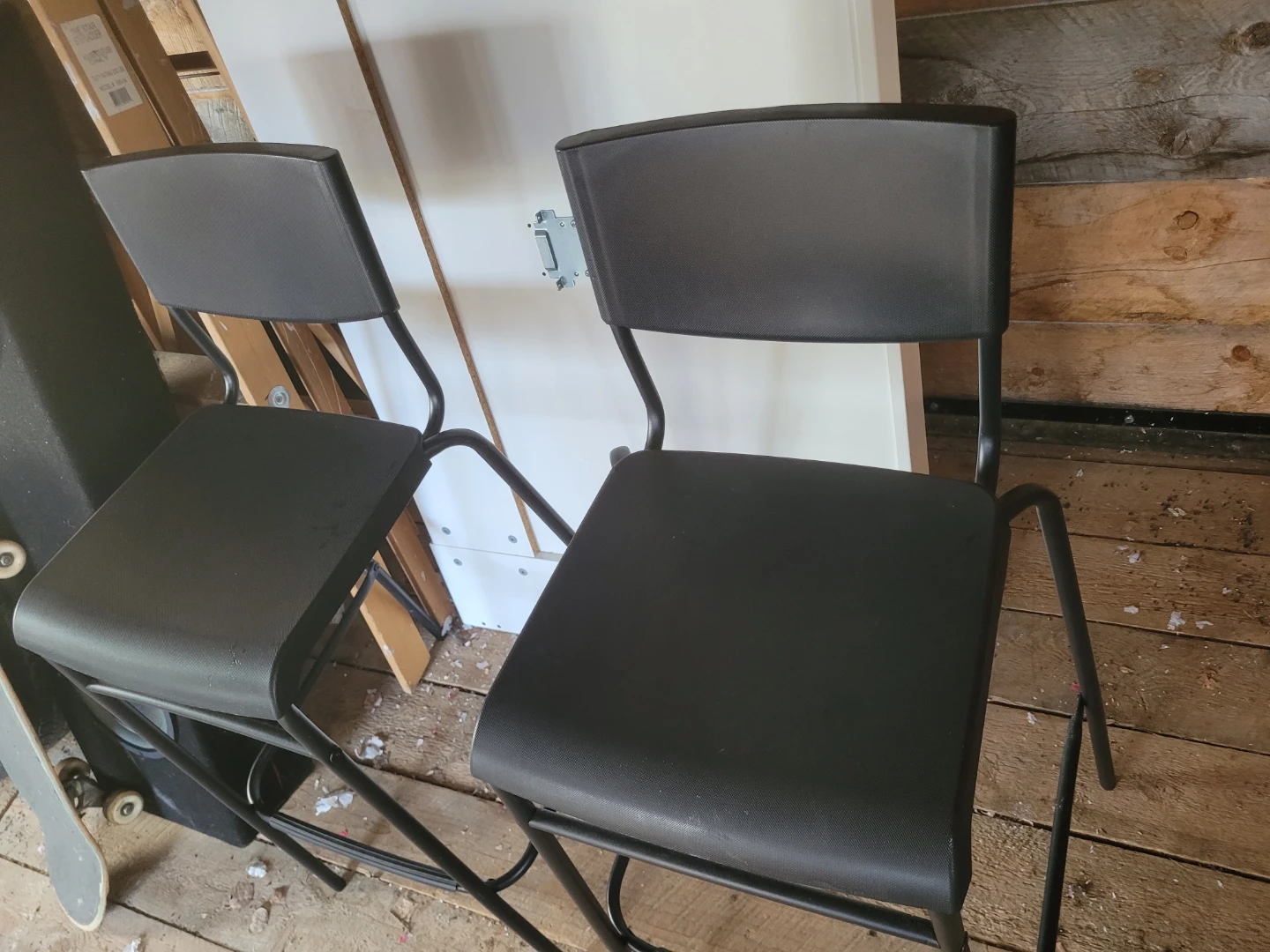 Delivery - 2 ikea Bar Chairs - photo 2