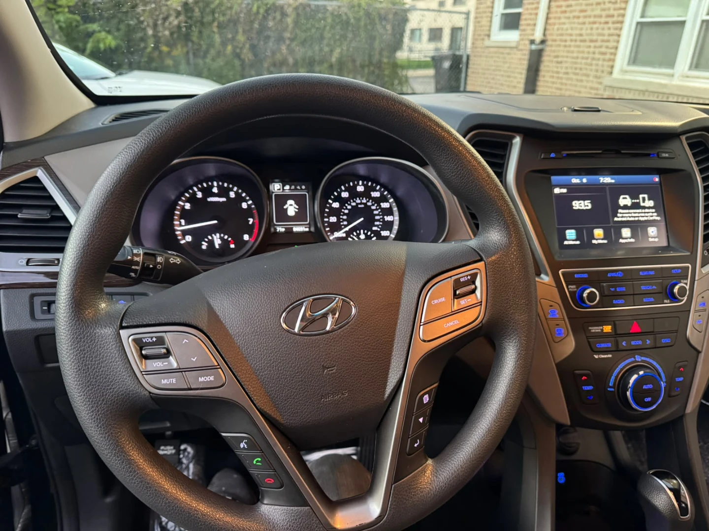 Maroon Honda Odyssey Minivan - photo 4