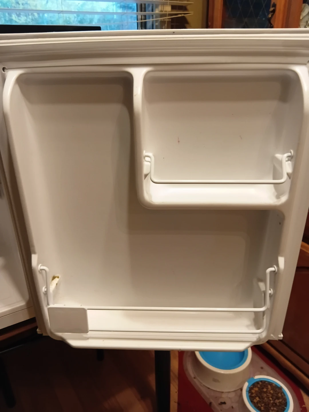 Hamilton Beach Compact White Mini Fridge - photo 3