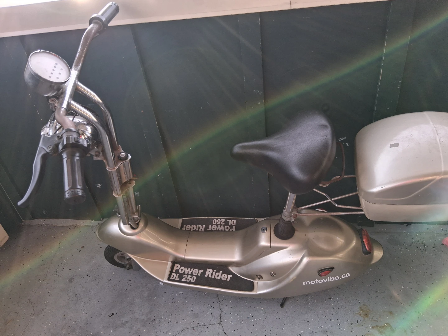 Motovibe Power Rider DL 250 Electric Scooter - photo 2