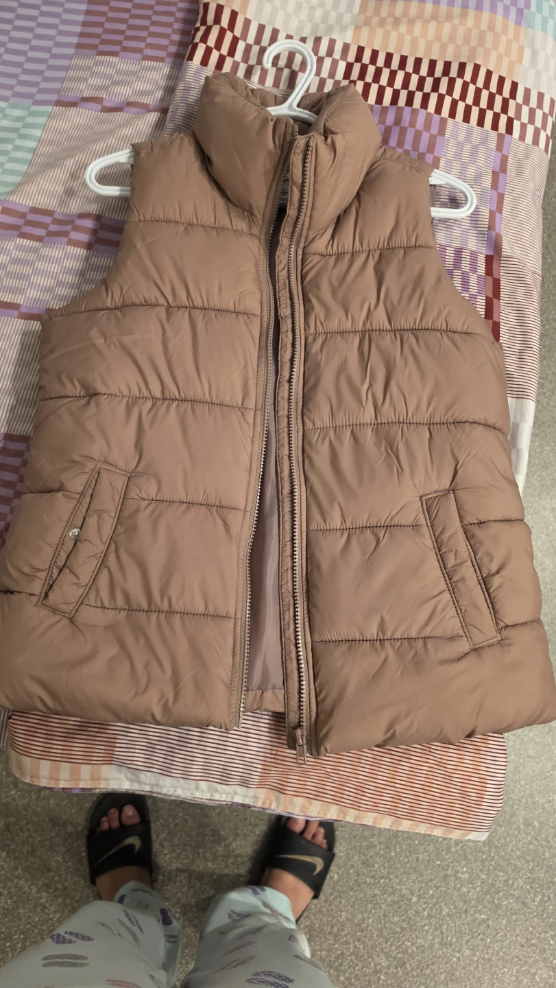 Old Navy Puffer Vest - photo 2