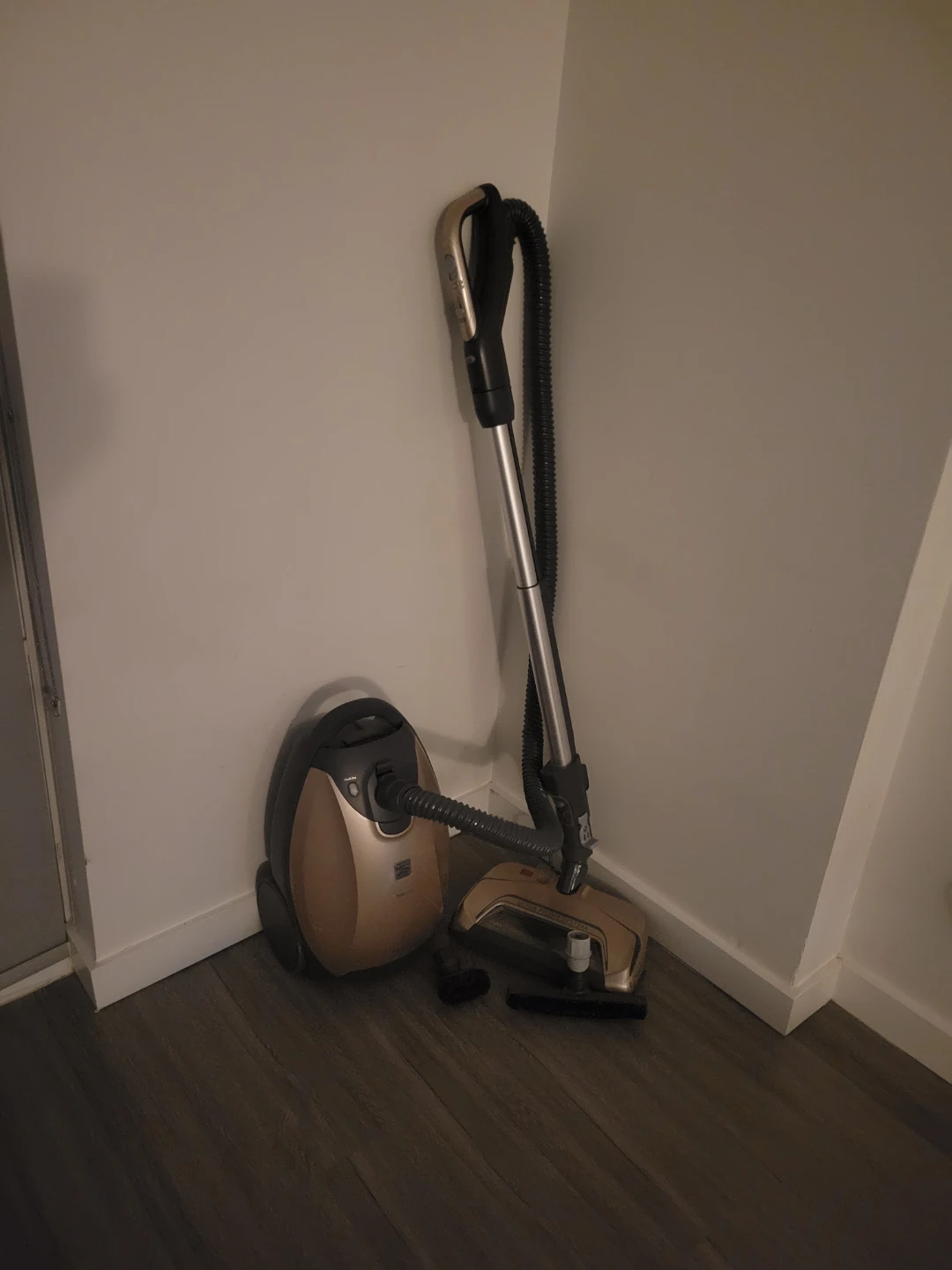 KENMORE ELITE canister vacuum cleaner