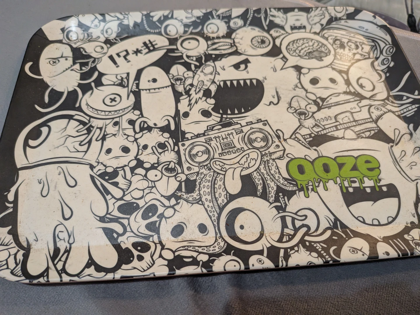 Ooze Monsterous Biodegradable Rolling Tray