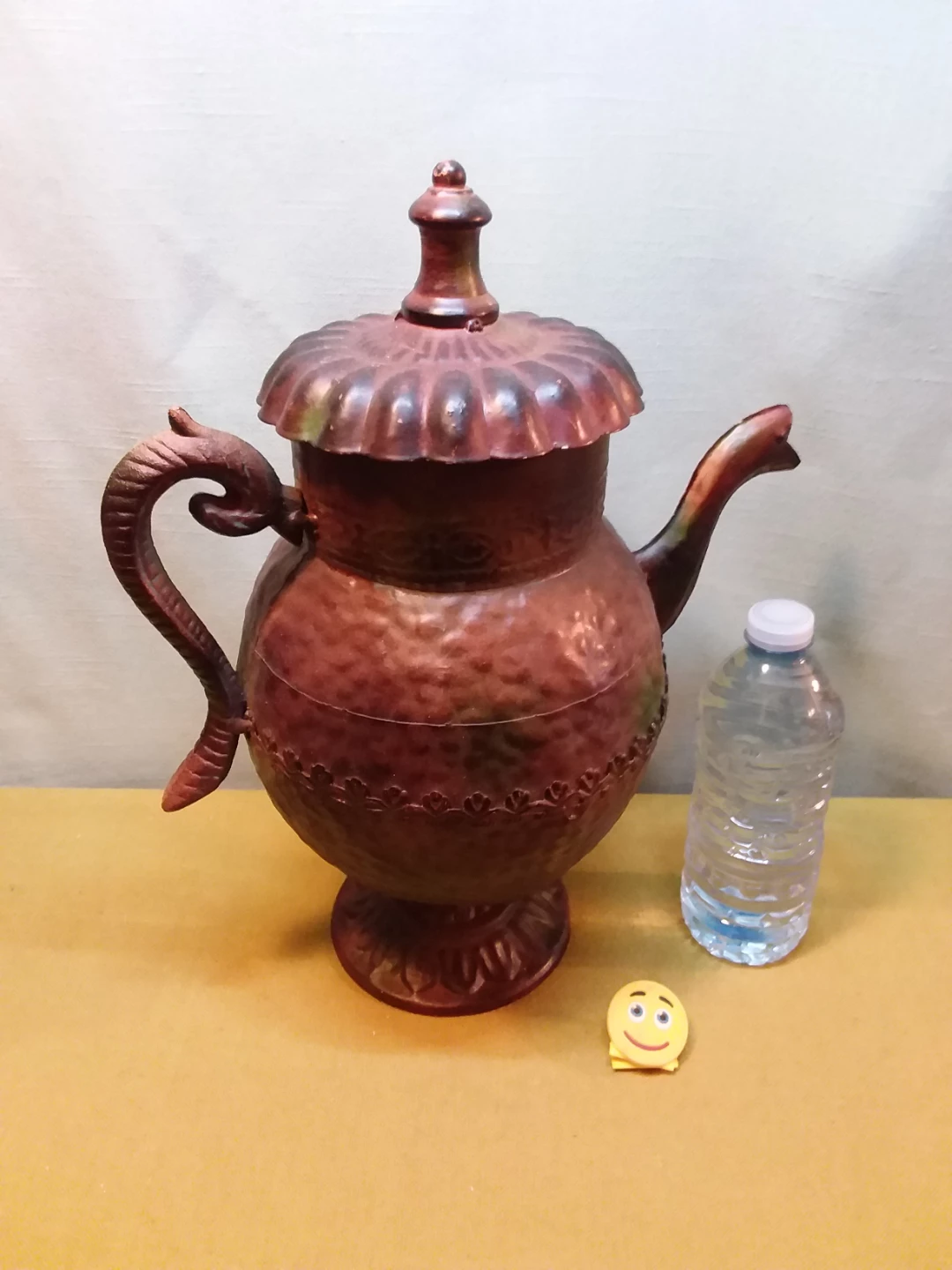 ➡️ Vintage Metal Display Tea Pot