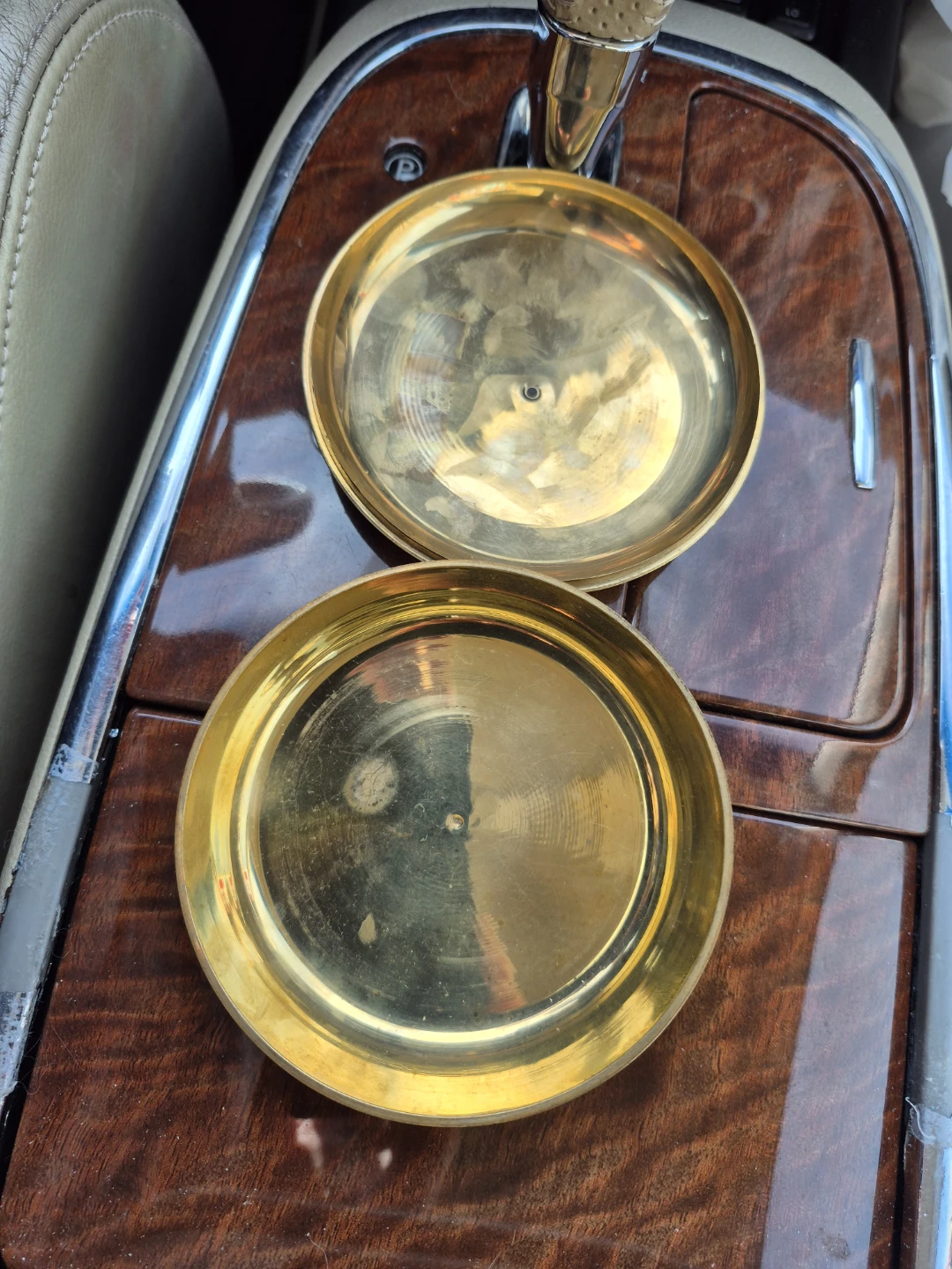 Vintage Floral Brass Trinket Box - photo 2