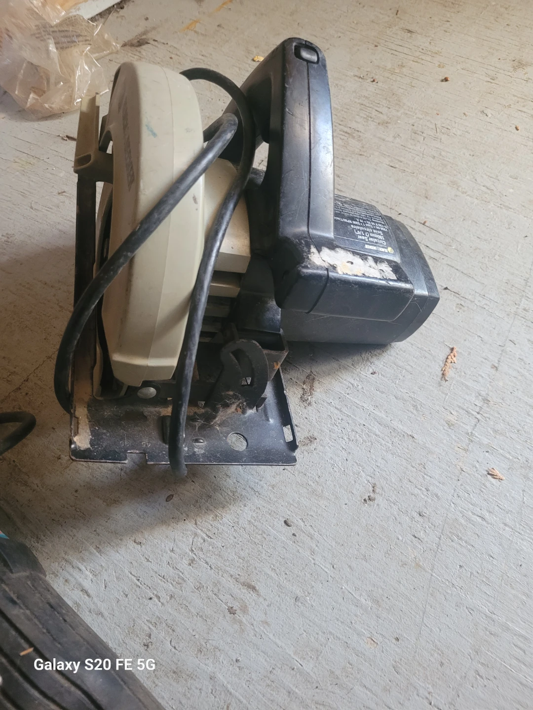 Black & Decker 7 1/4" Circular Saw - photo 2