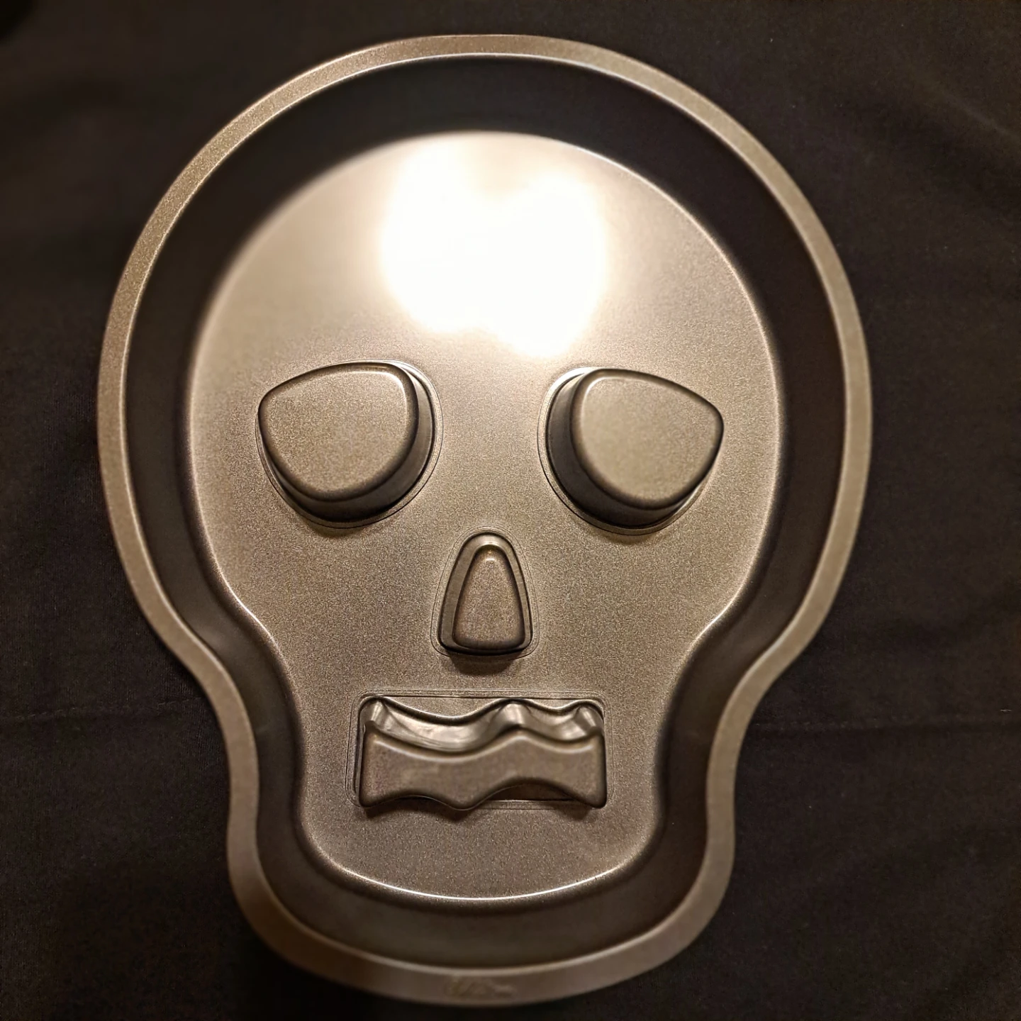 Wilton skull cake pan