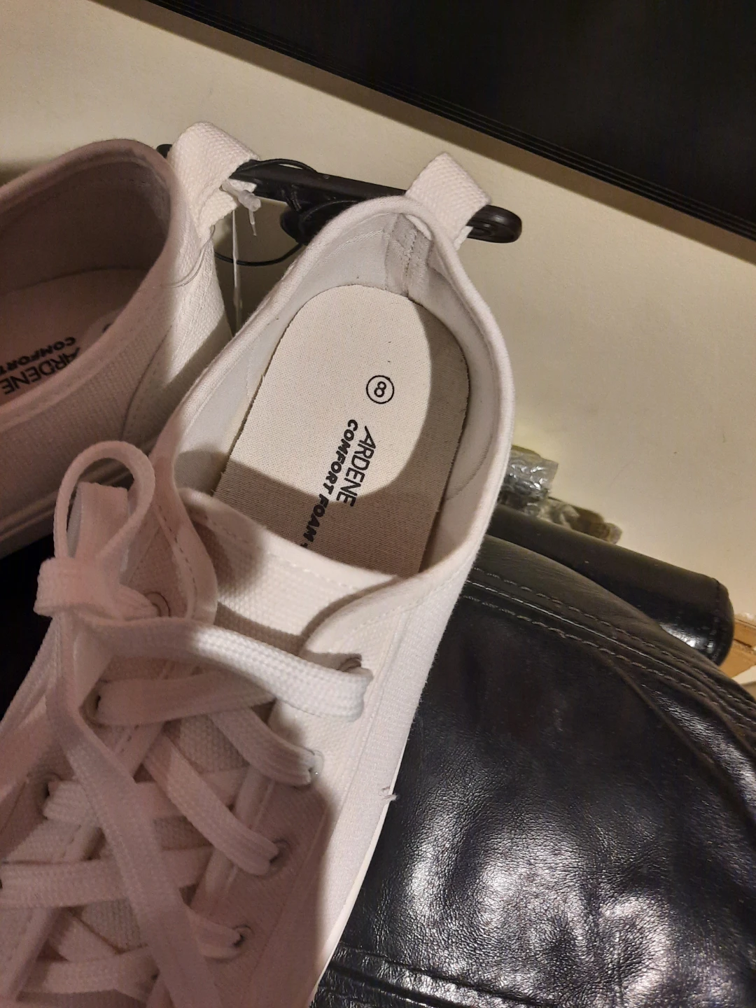 NWT Classic White Canvas lace-up Runners Sneakers - photo 3