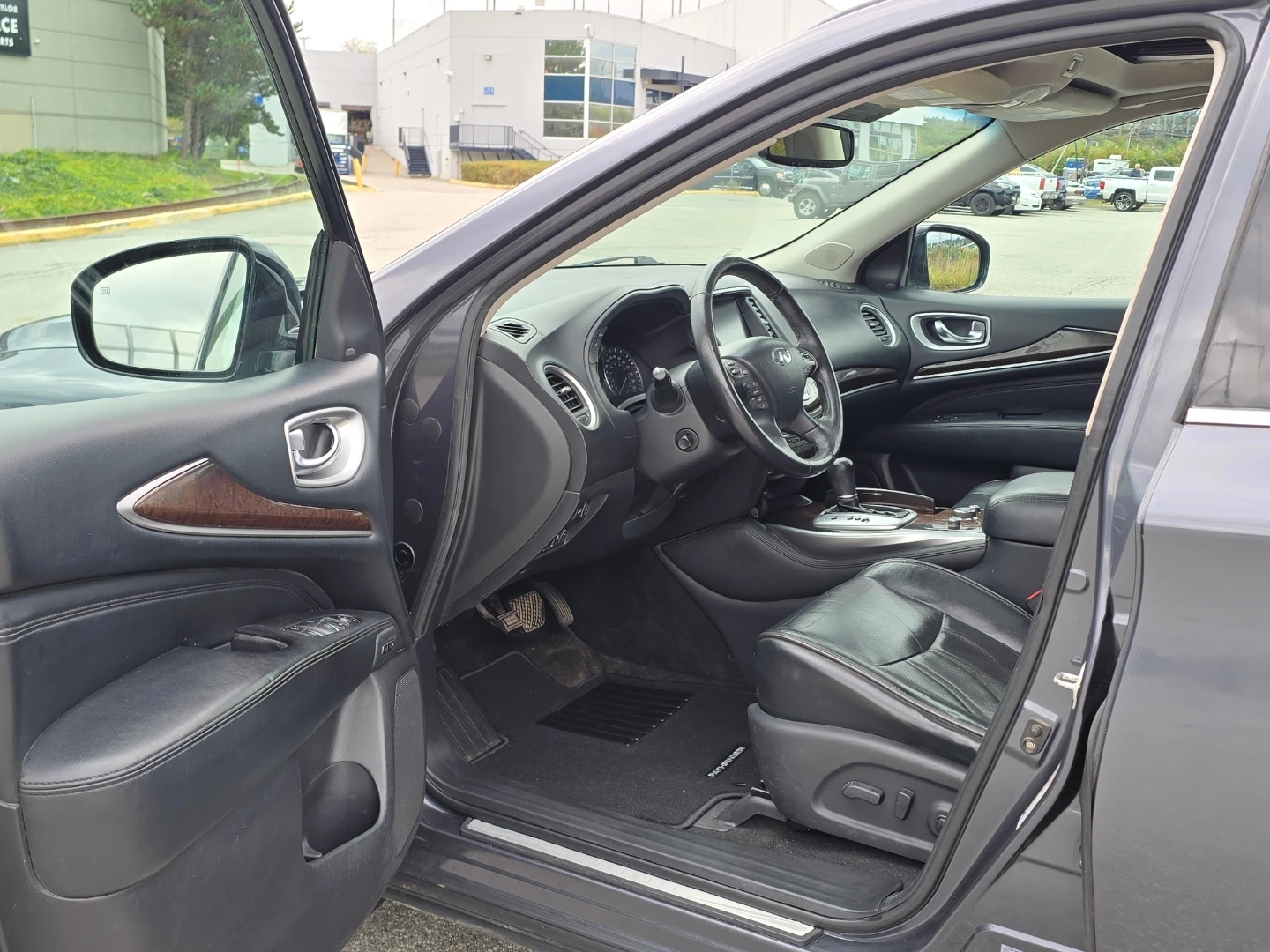 Infiniti JX35 SUV - photo 5