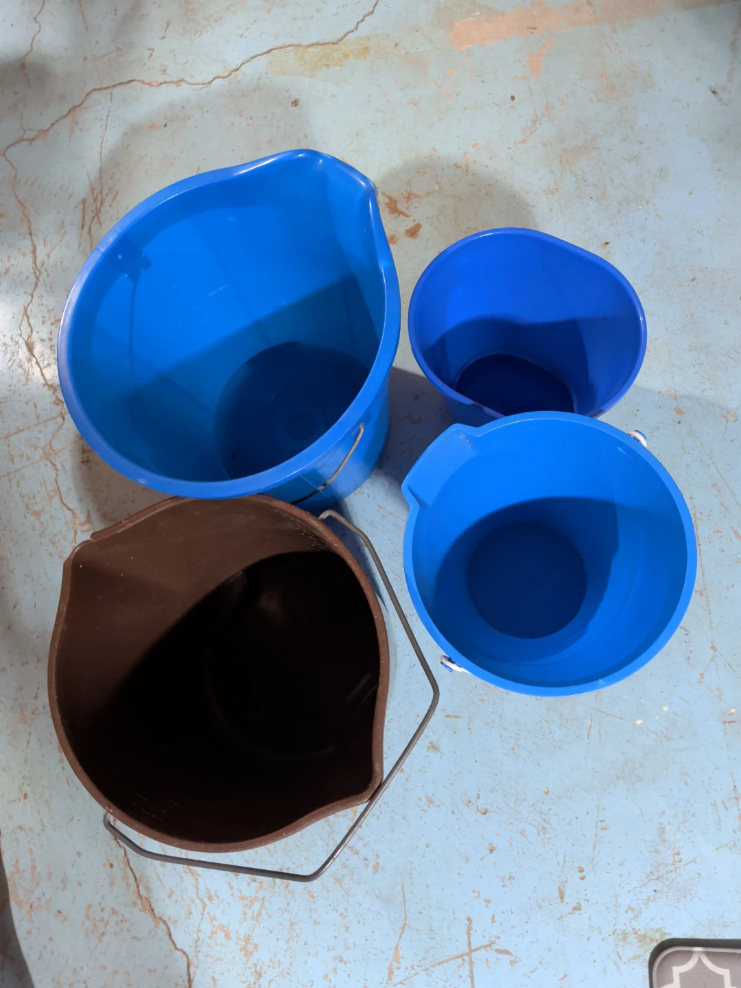 Set of 4 Plastic Buckets - photo 2