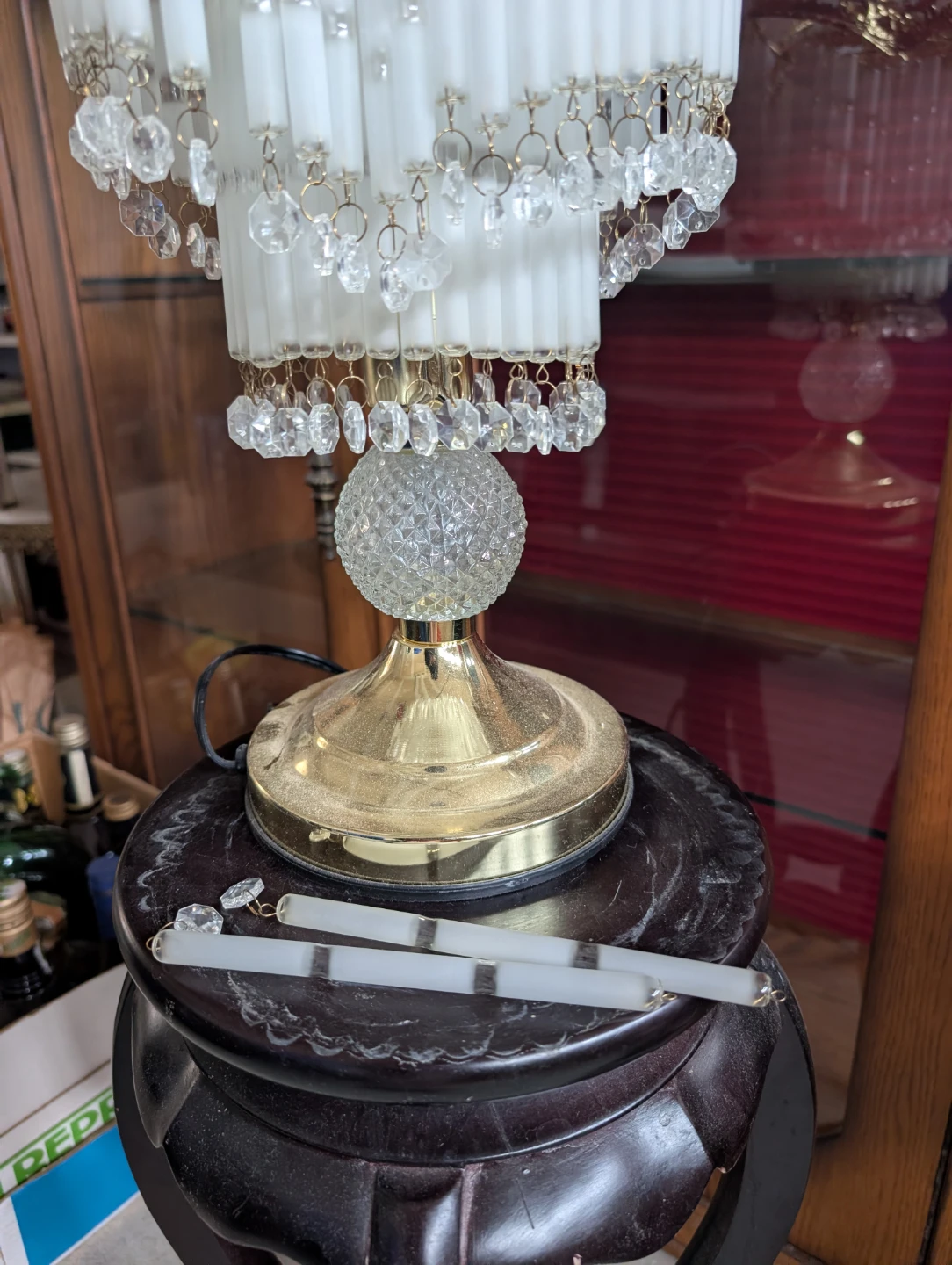 VINTAGE CRYSTAL BRASS BOUDOIR LAMP - photo 2