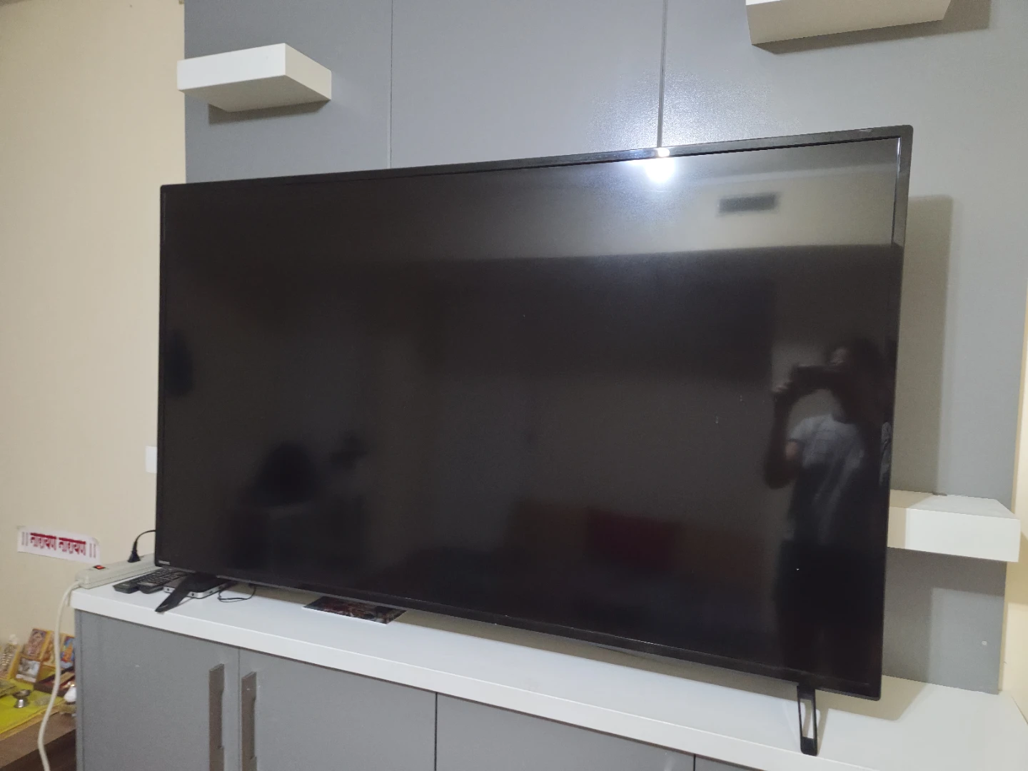 Philips 65-inch Smart TV along with IPTV box - photo 2