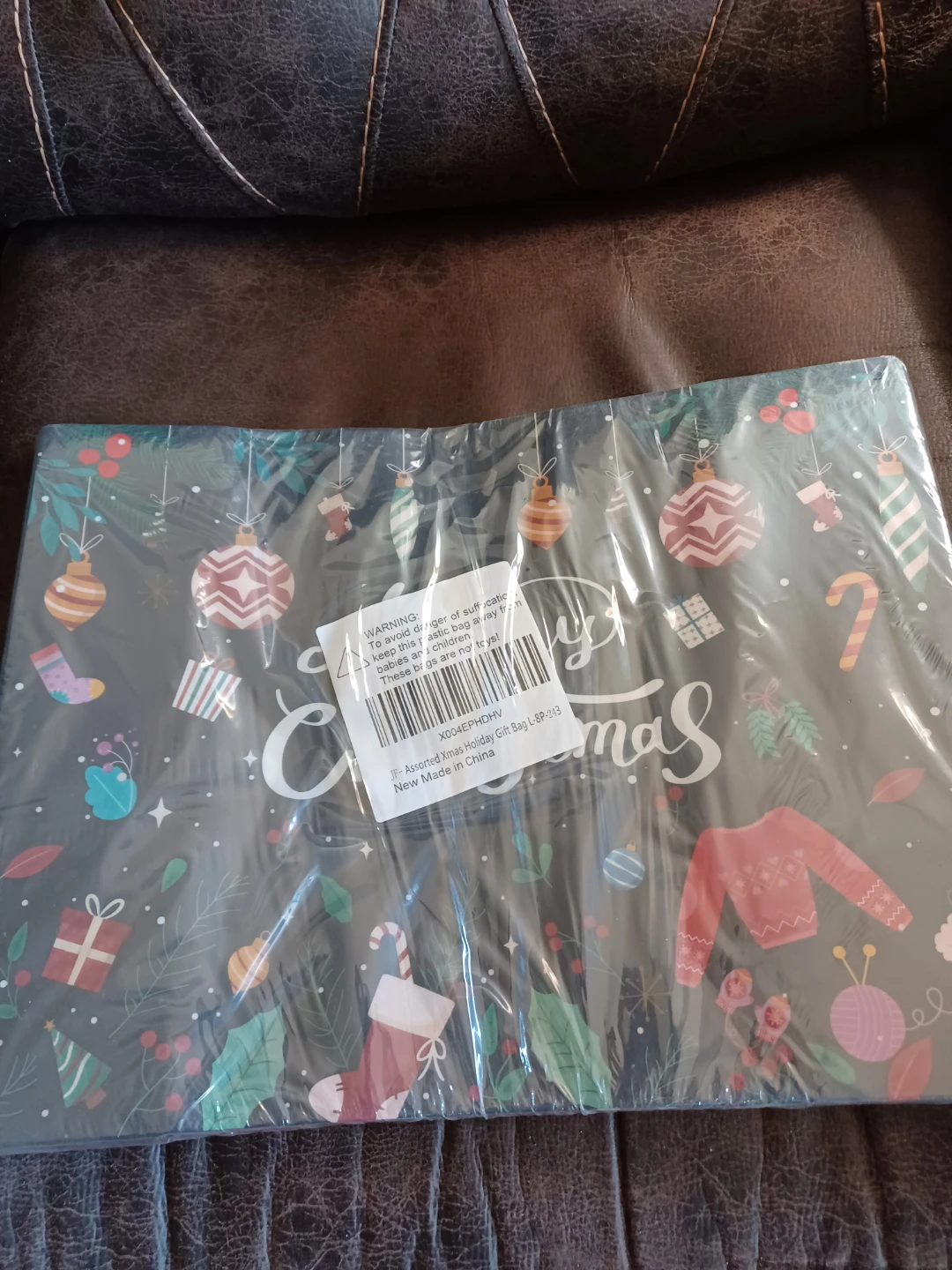 Assorted Christmas Holiday Gift Bags - photo 2