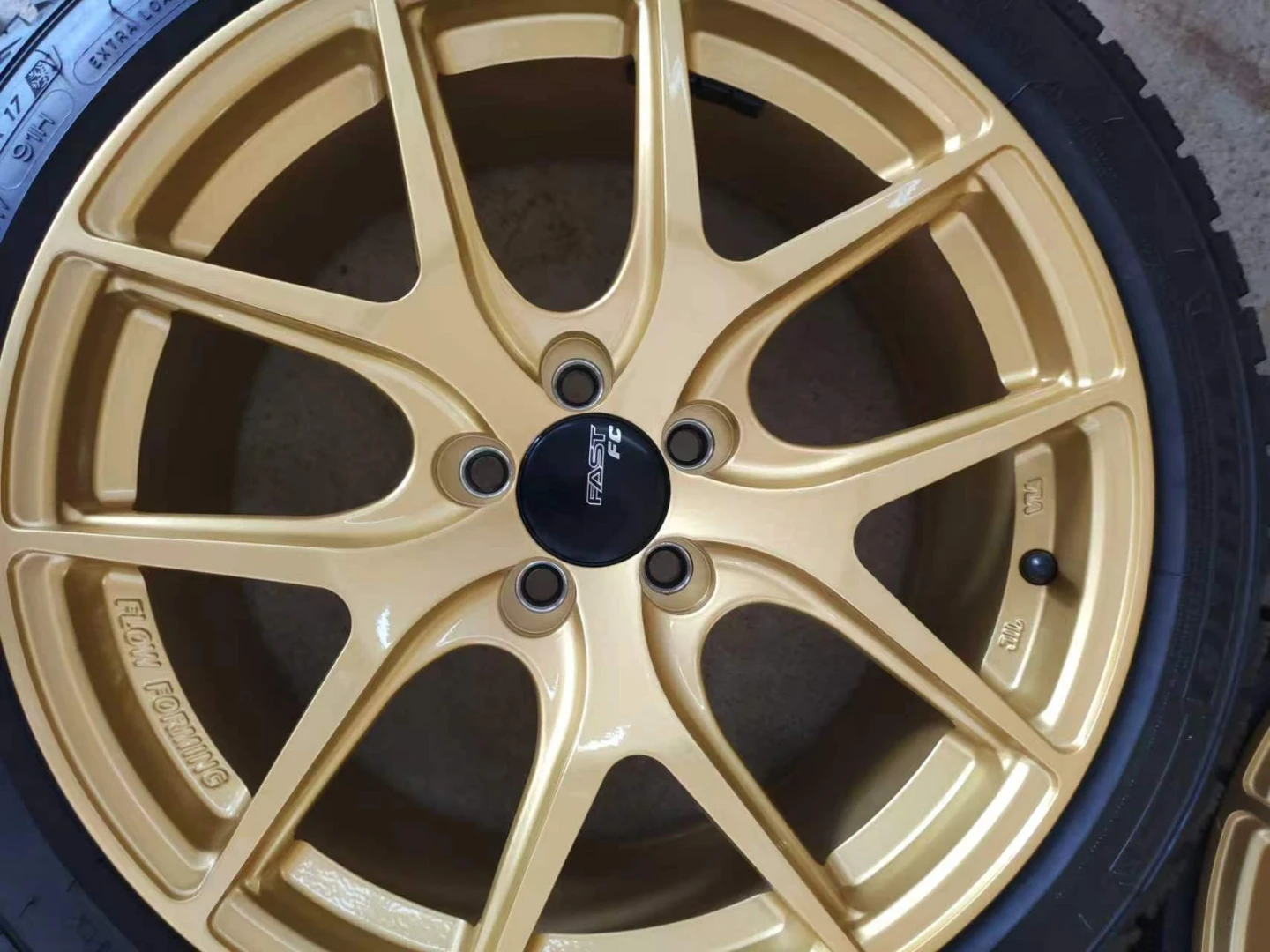 MINT 17" Michelin X-Ice Winter & Gold Fast Wheels Under 1000km - photo 4