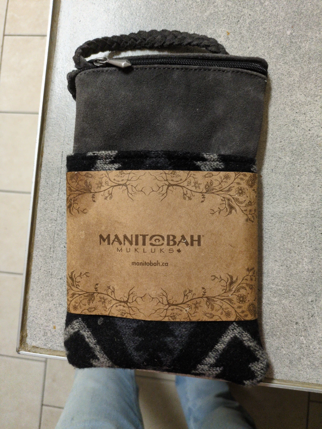 Manitobah Mukluks Wool Shoulder Bag - Charcoal