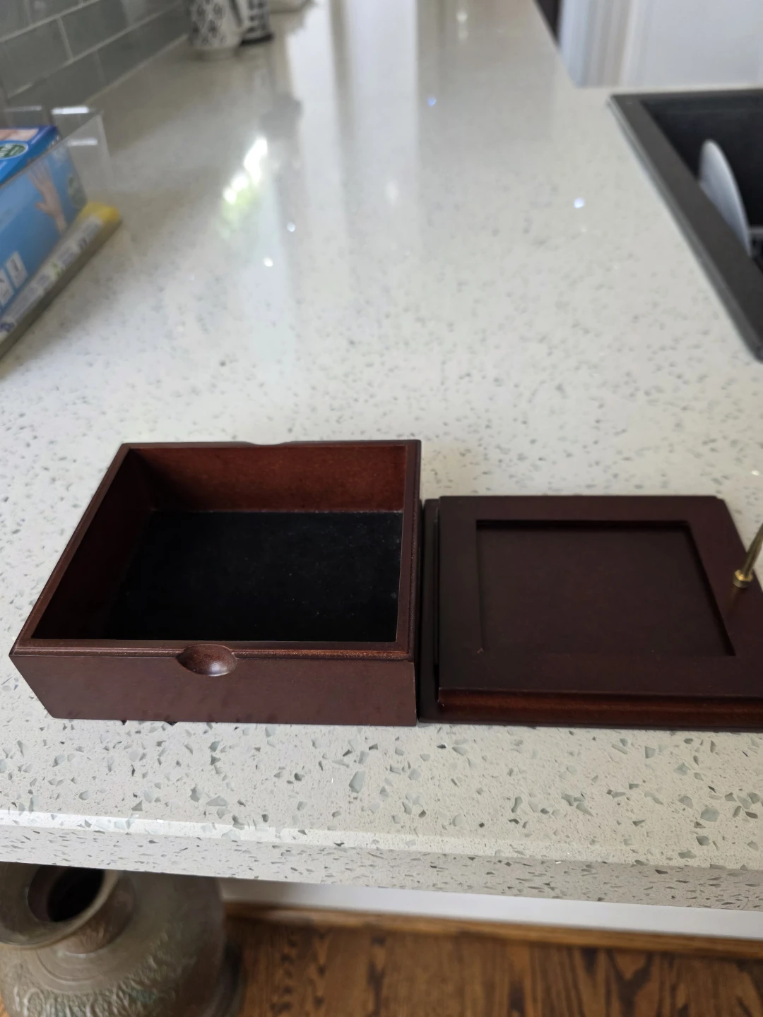 Roots wooden keepsake box with photo frame lid - photo 2