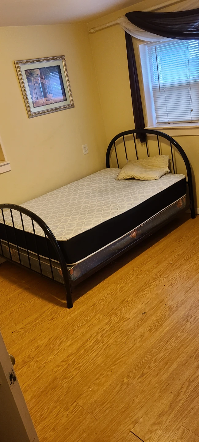 Twin size black metal bed frame - photo 3
