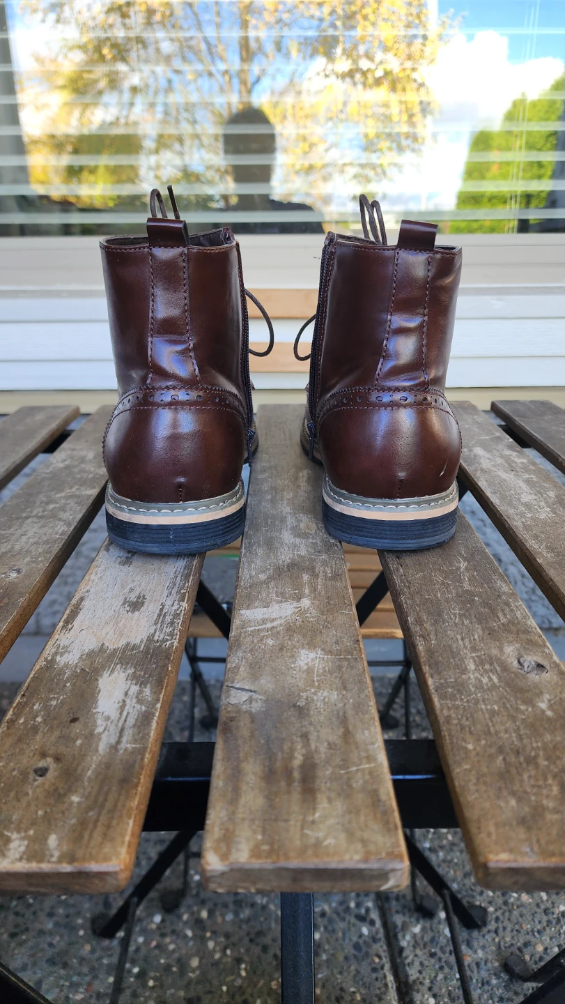 Brown Men's Wingtip Boots Size 10 - photo 4