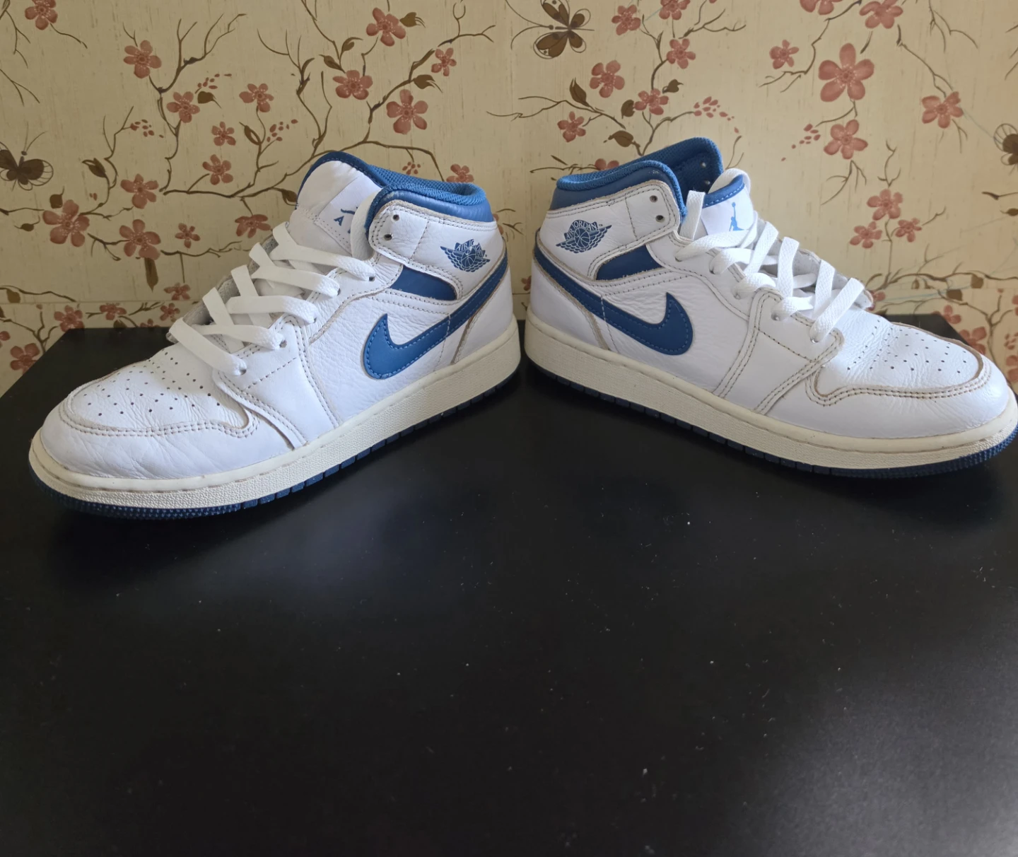 Air Jordan 1 Mid size5Y - photo 2