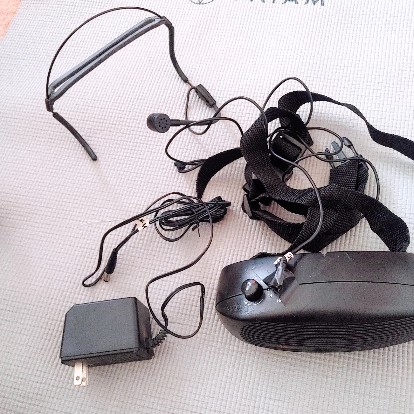 Portable Voice Amplifier with Headset Microphone