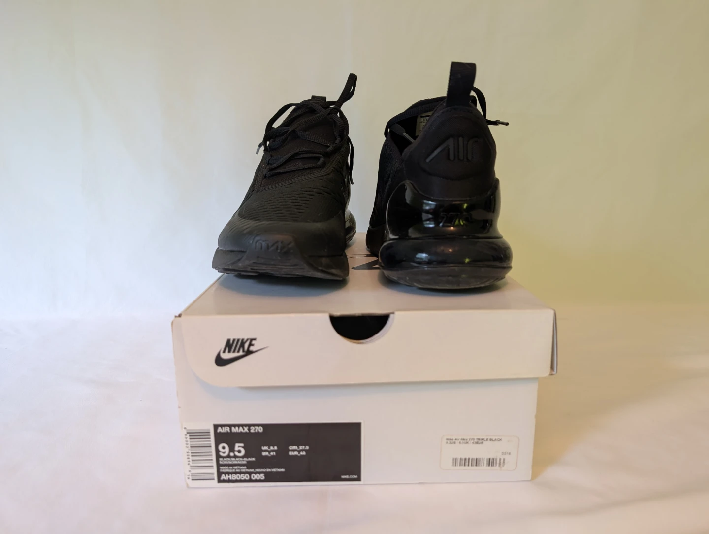 Nike Air Max 270 Triple Black Sneakers