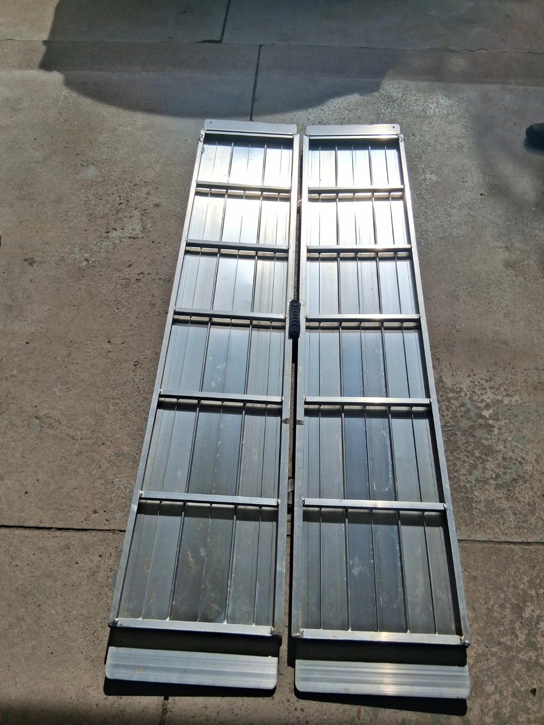 Folding Aluminum Loading Ramp - photo 4