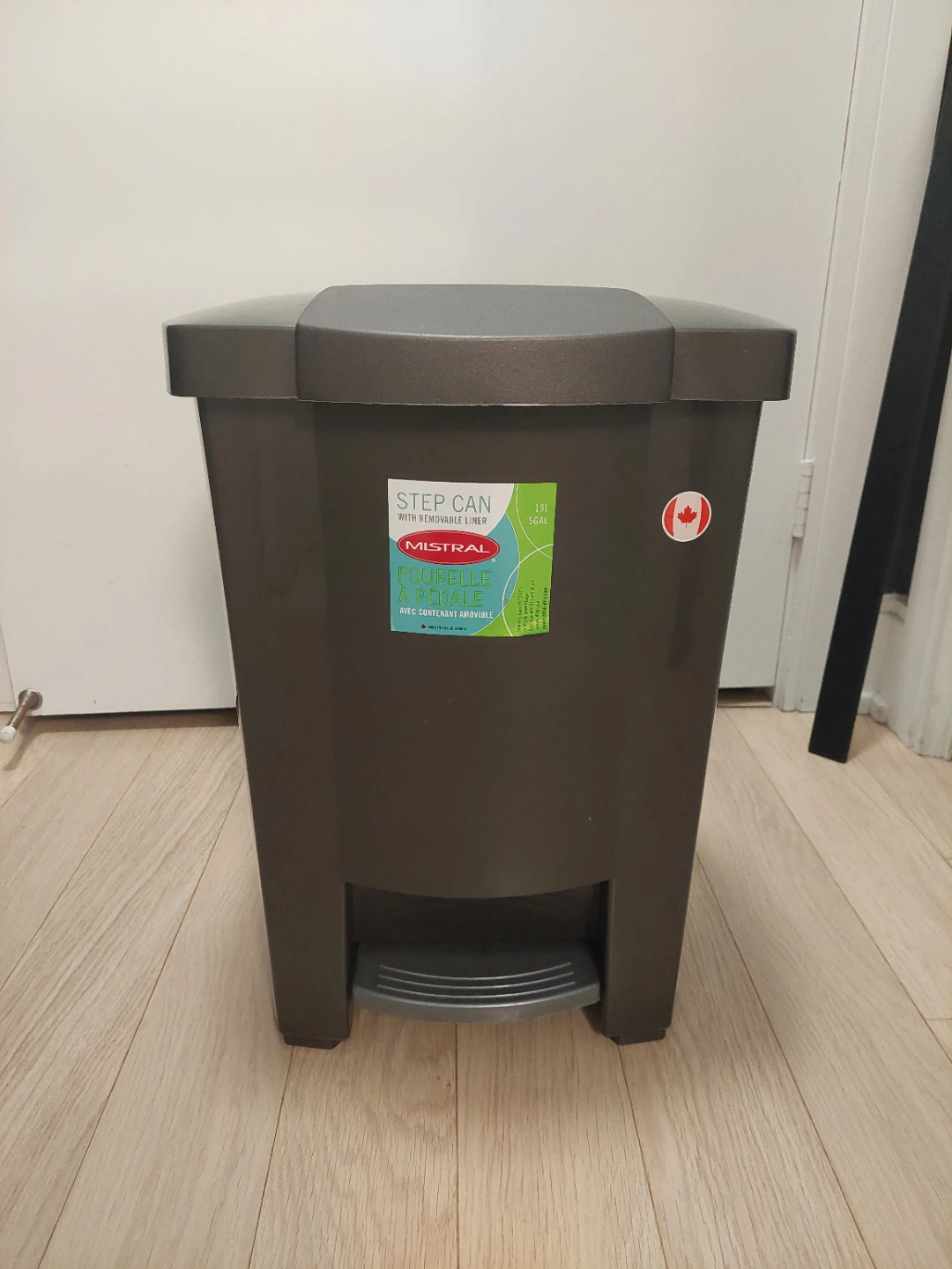 Mistral Step Trash Can