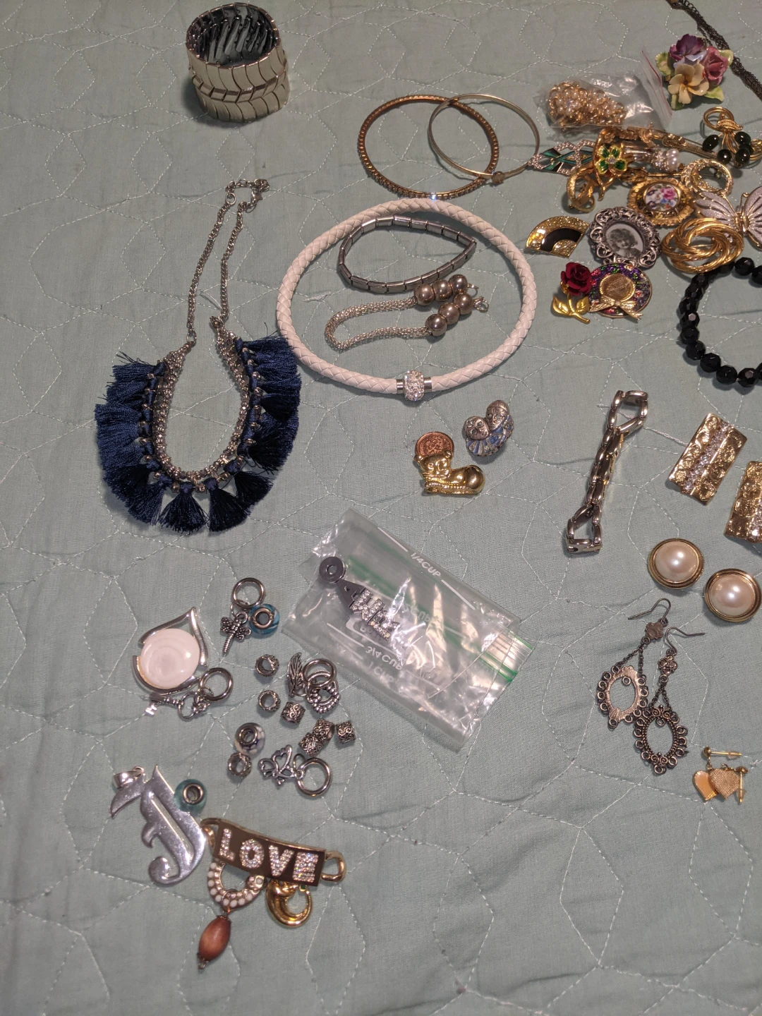 Large Assorted Fashion Jewelry Collection - photo 2